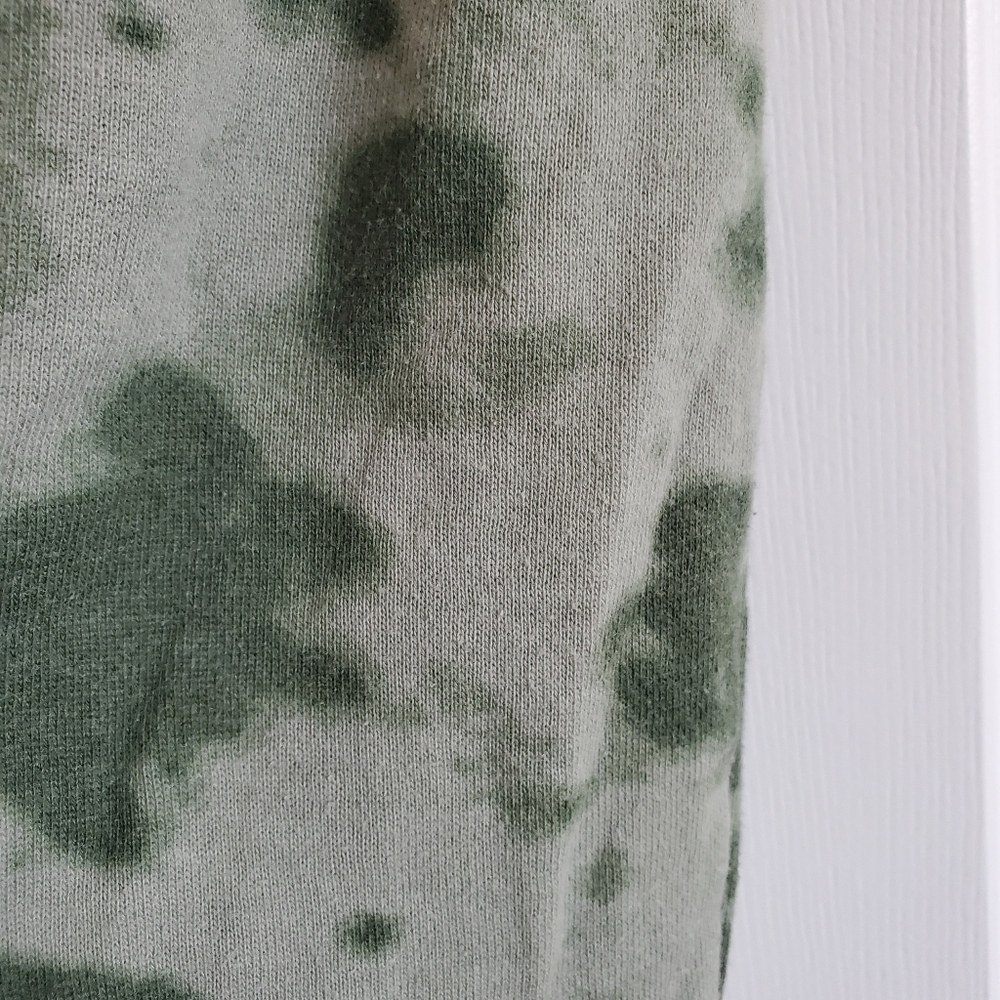 Guns N Roses Camouflage Green Sweats - Picture 6 of 7